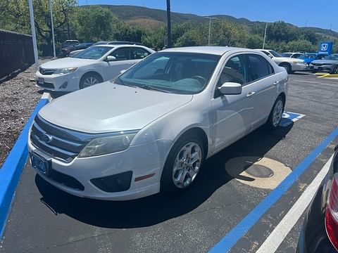 1 image of 2010 Ford Fusion SE